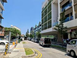 Kingston Terrace (D14), Retail #632851471